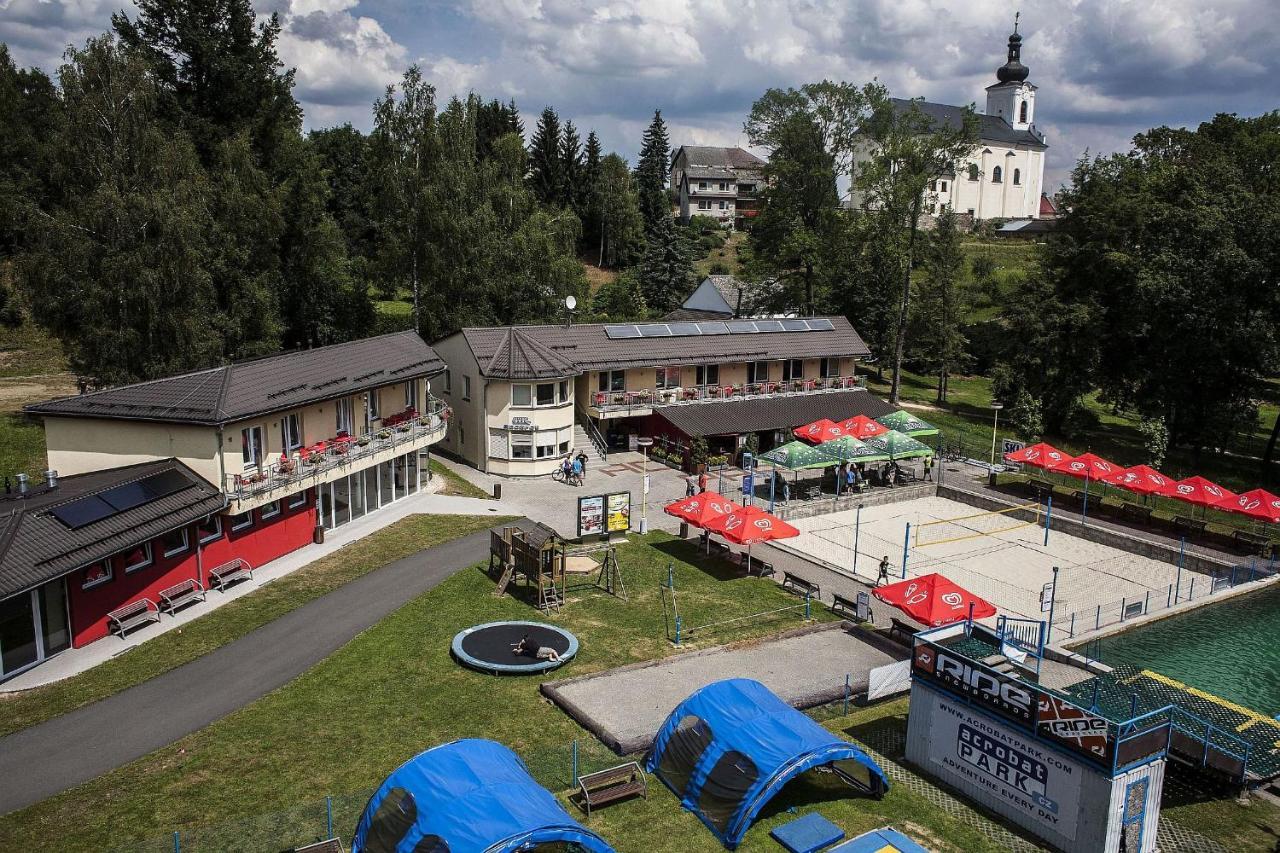 Penzion Acrobat Park Štíty Eksteriør billede