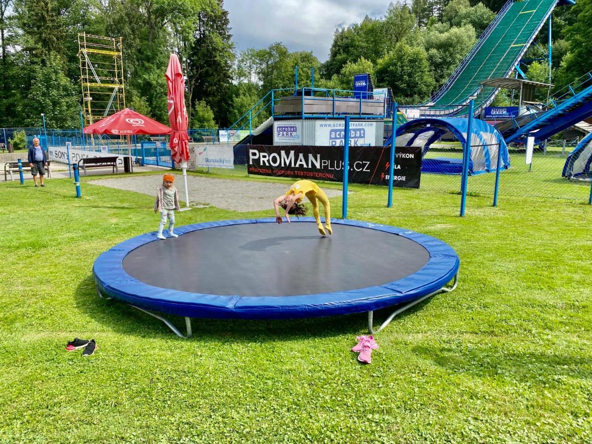 Penzion Acrobat Park Štíty Eksteriør billede