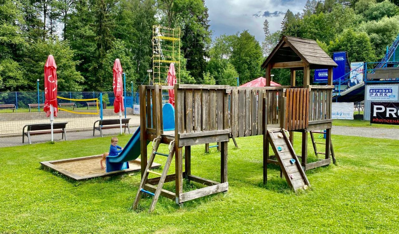 Penzion Acrobat Park Štíty Eksteriør billede